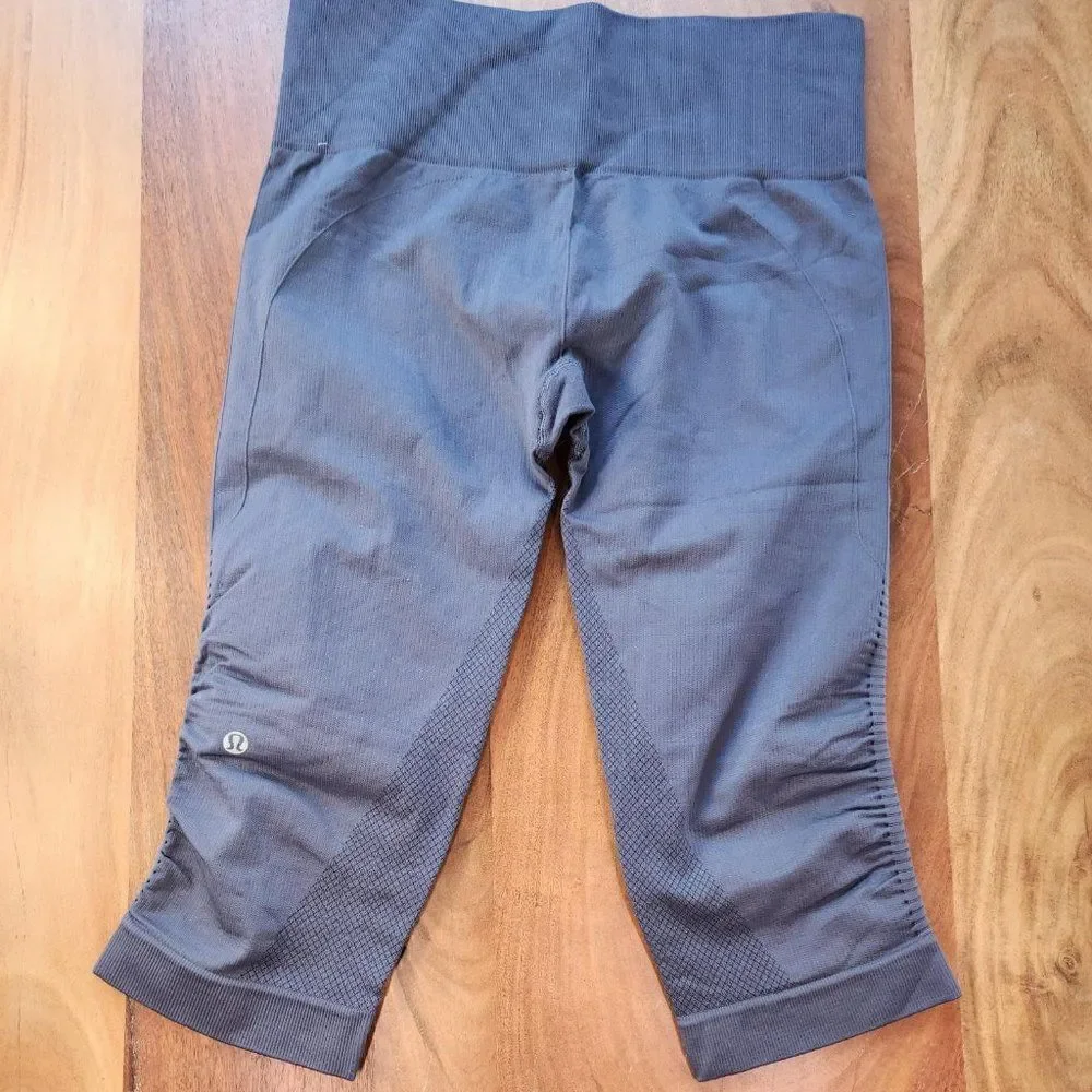 Lululemon In The Flow Crop II *Pattern - Picture 2 of 10